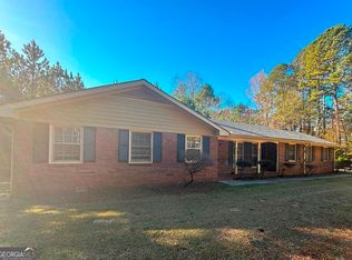 172 Arcado Rd SW, Lilburn, GA 30047