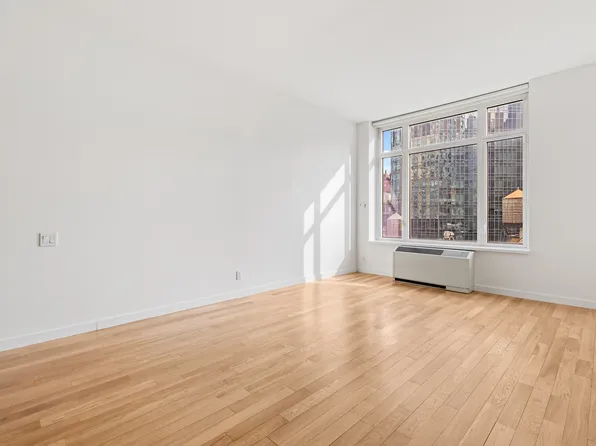 325 Fifth Avenue image 1 of 14
