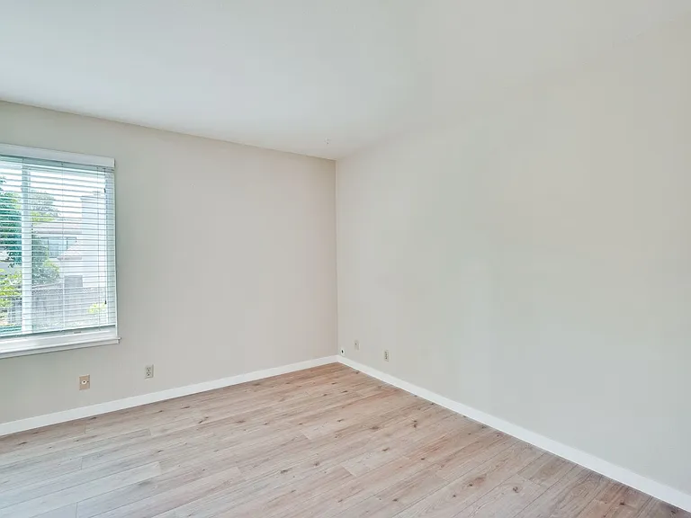 6651 Bunker Hill Ct — Photo 21