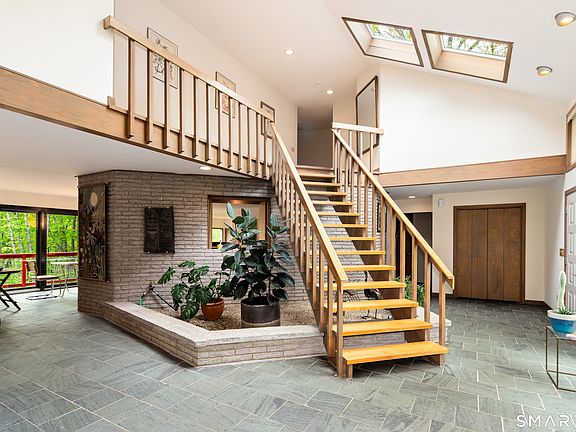 4th image of 171 Blackberry Drive