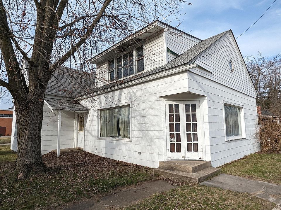 2nd image of 3220 Grove St