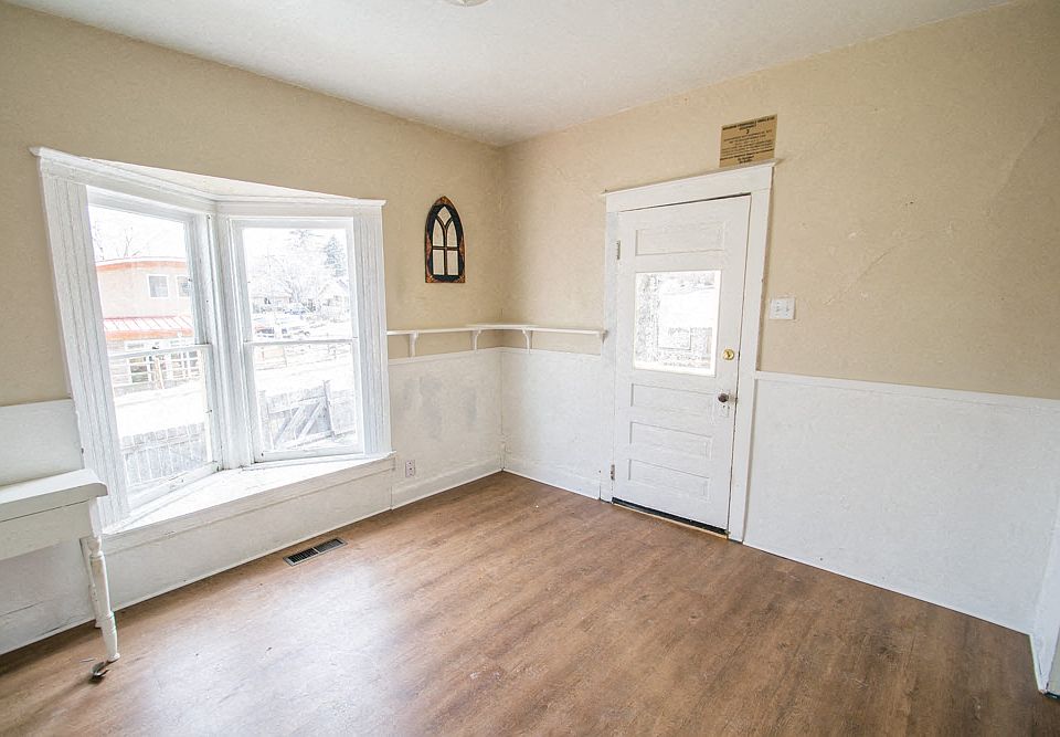 519 Hapgood Living Room
