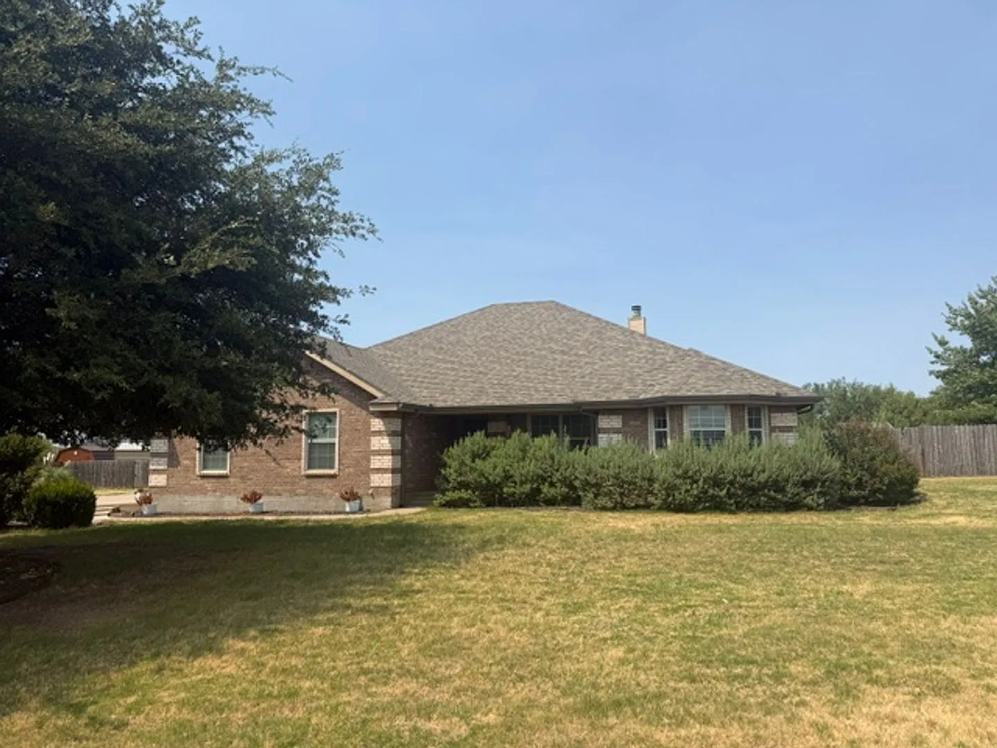 118 Divide Ave — Photo 2