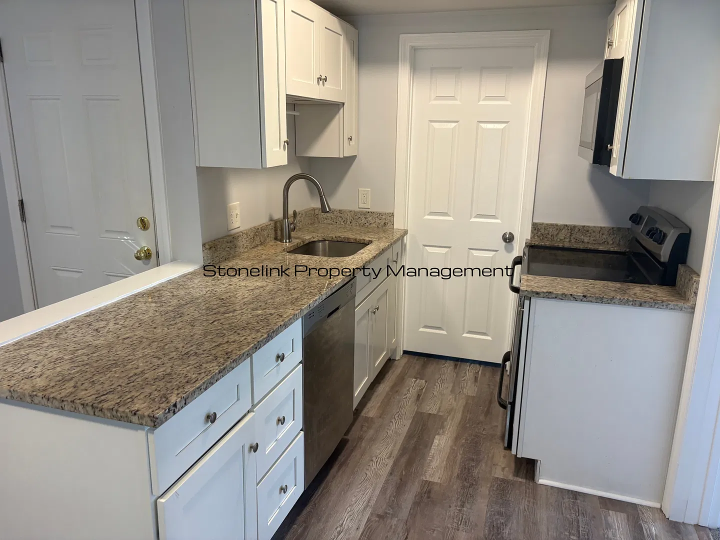660 Douglas Avenue — Photo 1