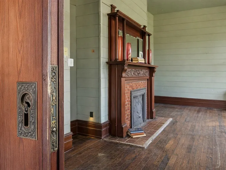 524 W Hunt St — Photo 23