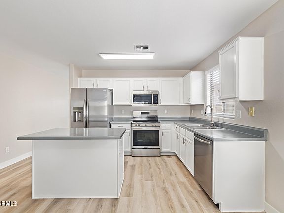 5th image of 3844 W SANTA CRUZ Avenue