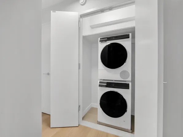 165 East 66th Street image 7 of 7