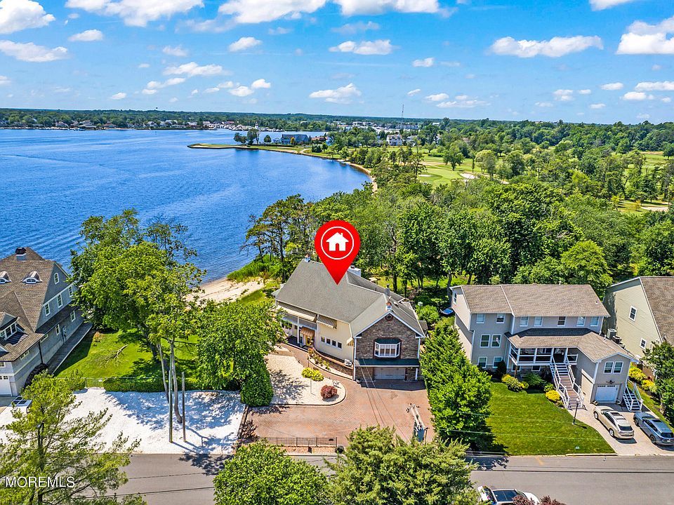 1st image of 106 Point O Woods Drive