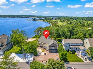 106 Point O Woods Dr, Toms River, NJ 08753