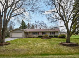 N64W15459 Sunny Dale Dr, Menomonee Falls, WI