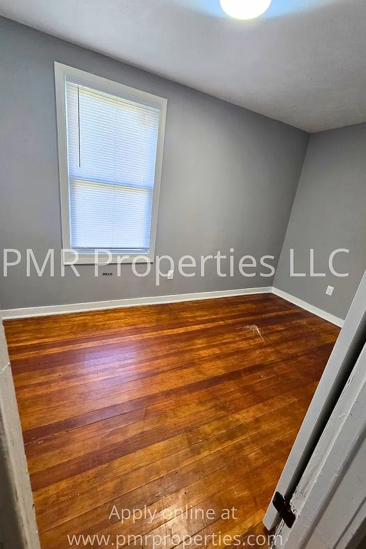 3 Bedrooms / 1 Bathroom House — Photo 4