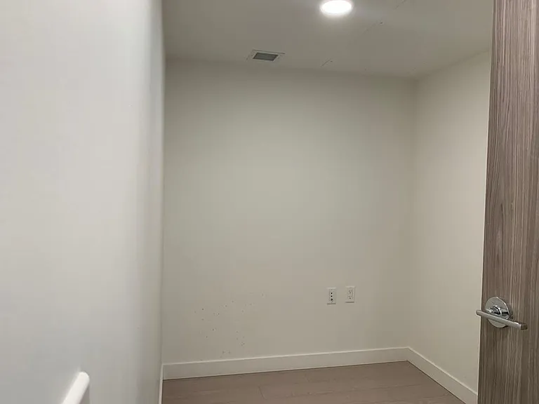 455 SW Marine Dr #519 — Photo 11