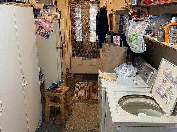 5th image of 4038 Brookview Dr W
