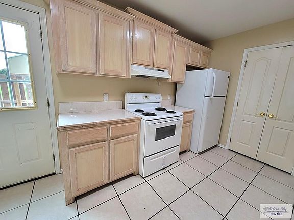 4th image of 301 E New Hampshire St #7