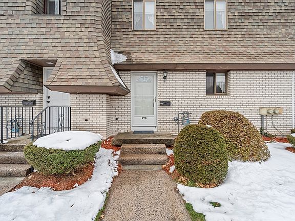 3rd image of 198 Beekman Dr