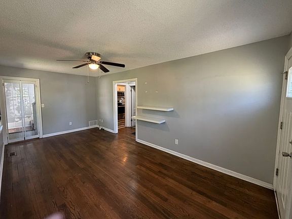 4th image of 3403 S Sterling Ave