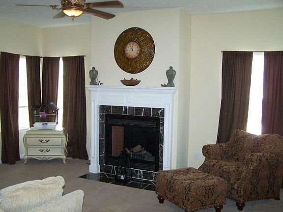 4th image of 214 Slow Waters Dr