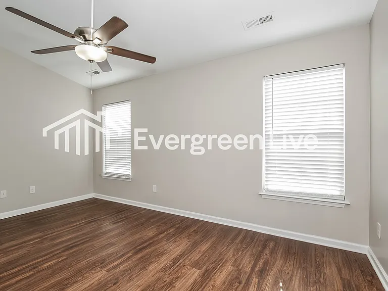 5568 Farm House Trl — Photo 10