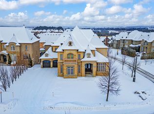 123 Carisbrooke Cir, Aurora, ON L4G 0K4