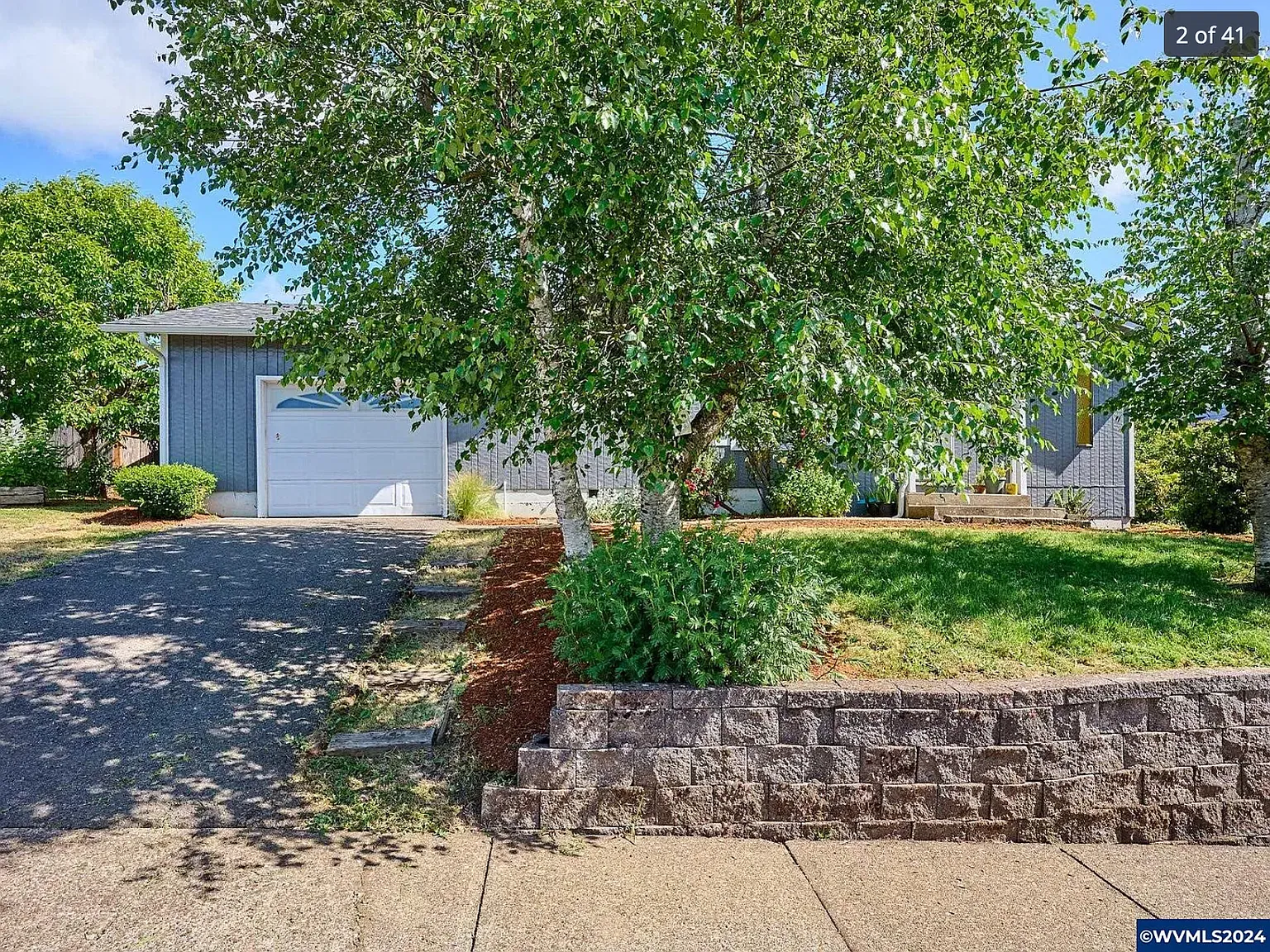 2 bed, 1085 sqft, $2,050 — Photo 2