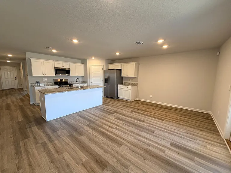 10394 Lowell St E — Photo 8