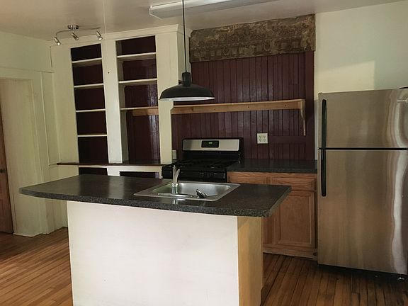 3rd image of 4 Brook Ave