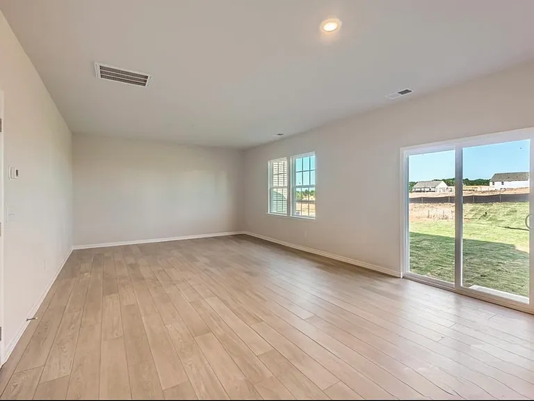 6337 Fairfax Ct — Photo 5