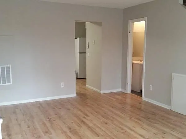 140 Doctor Cir #C — Photo 8