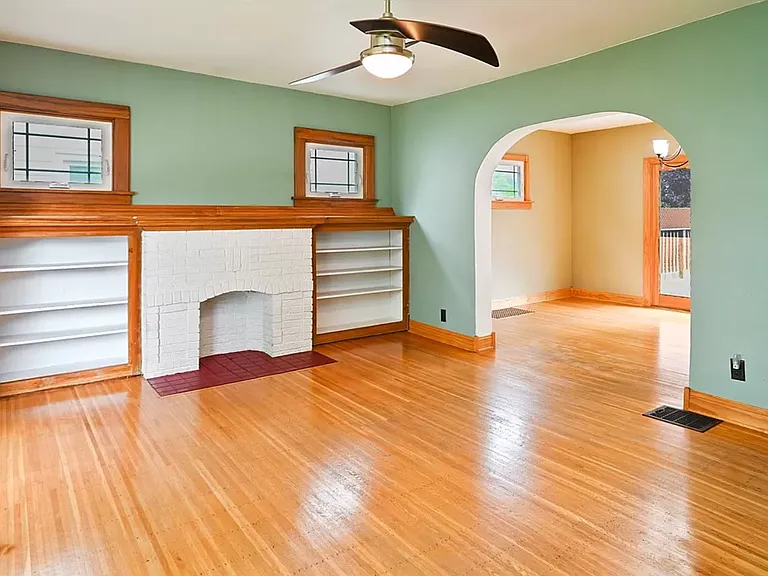 236 Barry Rd — Photo 4