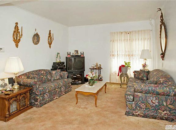 5th image of 9245 222nd St
