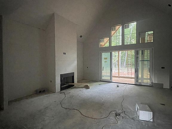 4th image of 1050 Planters Ln
