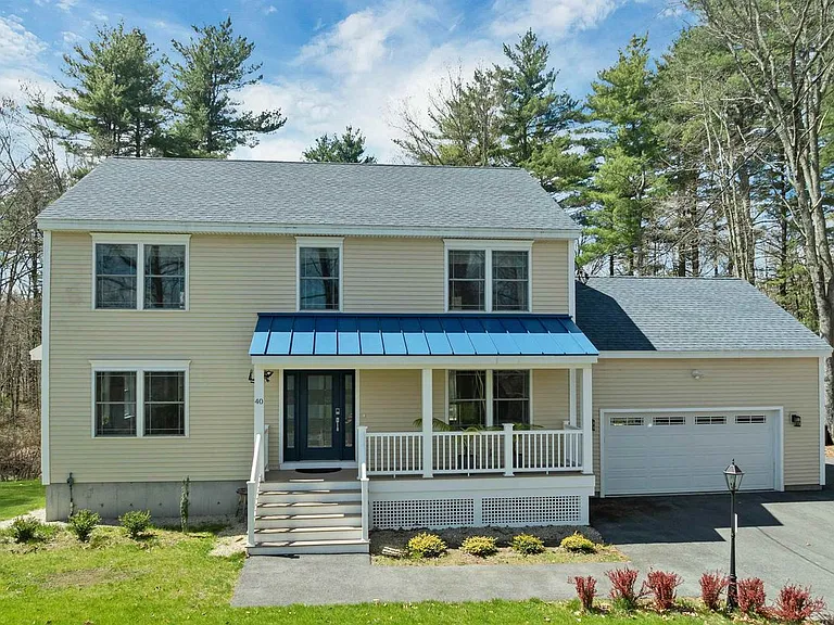 40 Mary Ann Ave — Photo 1