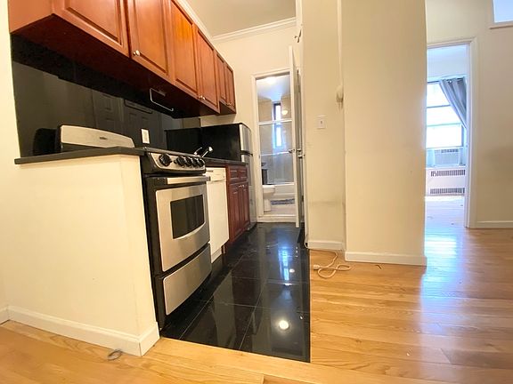 4th image of 55 E Houston St APT 3E
