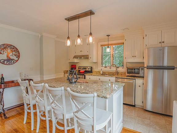 5th image of 17 Charter St #2
