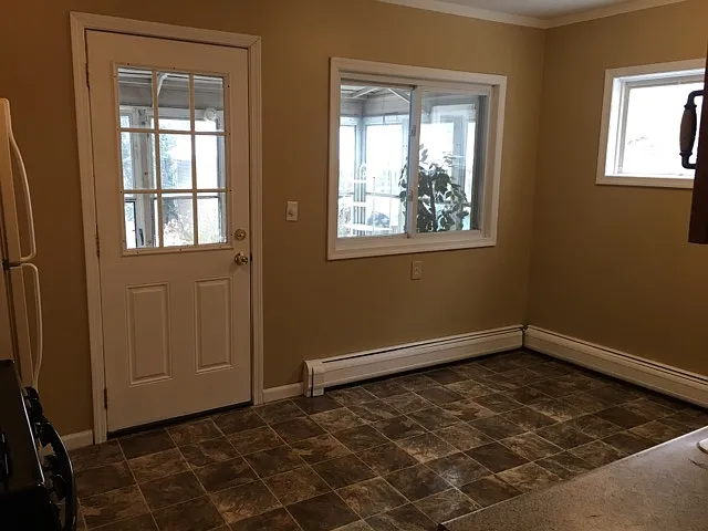 3 bed, 1350 sqft, $1,390 — Photo 2