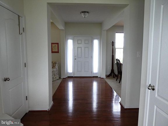 4th image of 271 Windrow Way