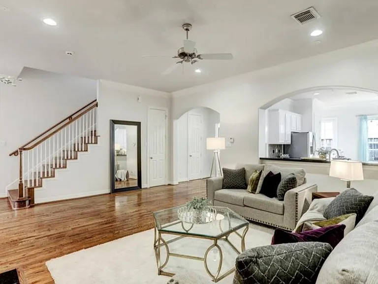 1506 Shady Villa Fern — Photo 4