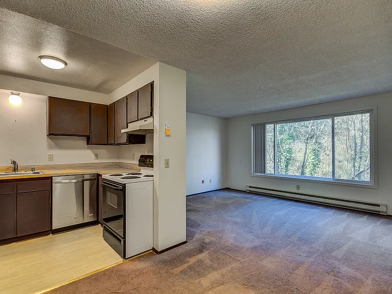 M0646-Prairie Village - 304 N. Main St — Photo 2