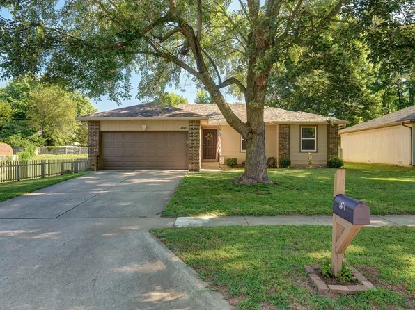1441 W Seminole Street, Springfield, MO 65807