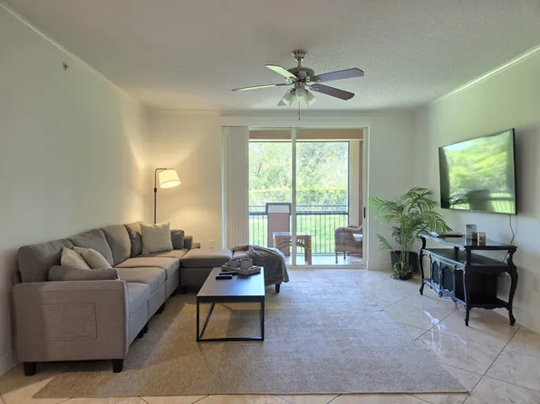 11790 Saint Andrews Pl, Wellington, FL