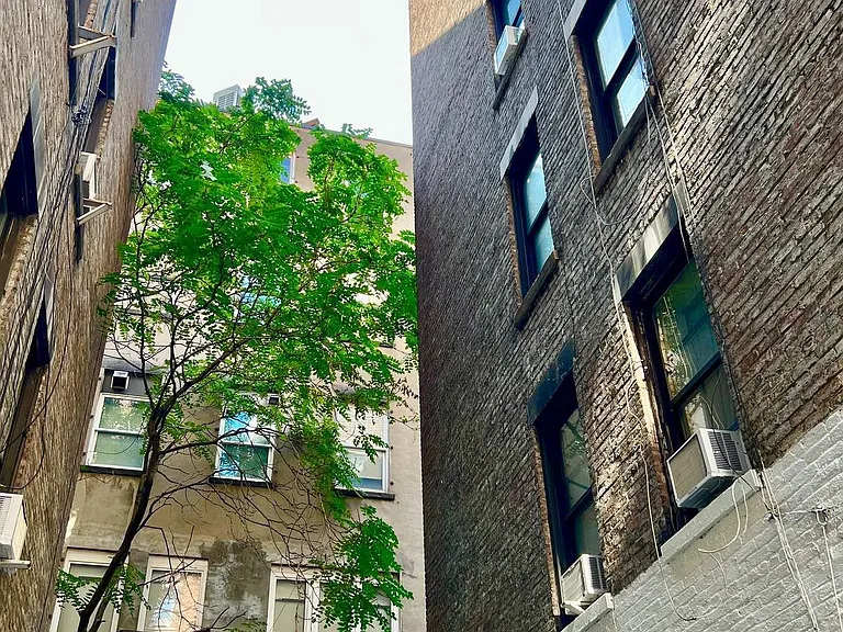 210 Thompson St #4EN — Photo 7