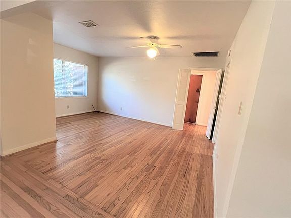 4th image of 1519 Johanna Dr