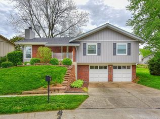 1440 Farmington Ct, Saint Louis, MO 63146