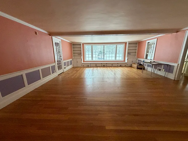 31 Fells Rd — Photo 4