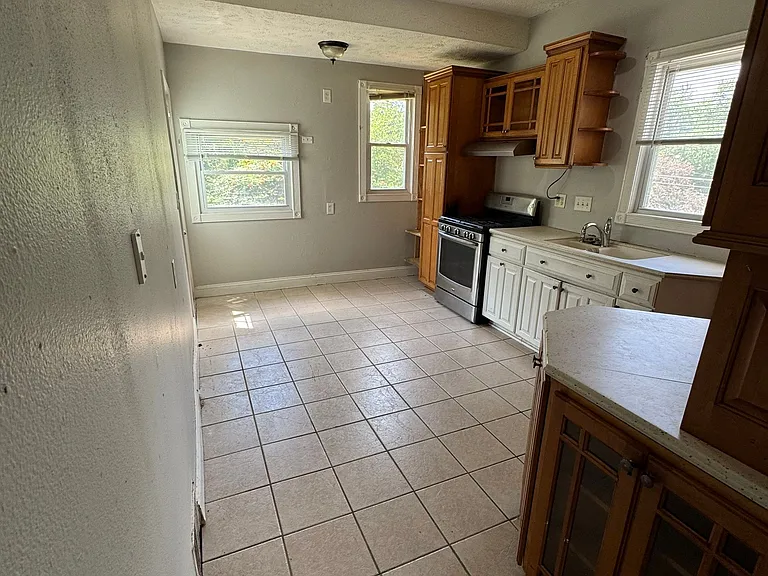 6547 Bedford Ave — Photo 9