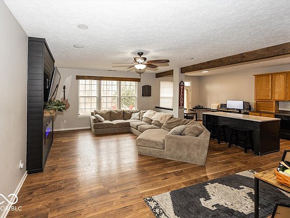4th image of 4162 S Woodtrail Ln