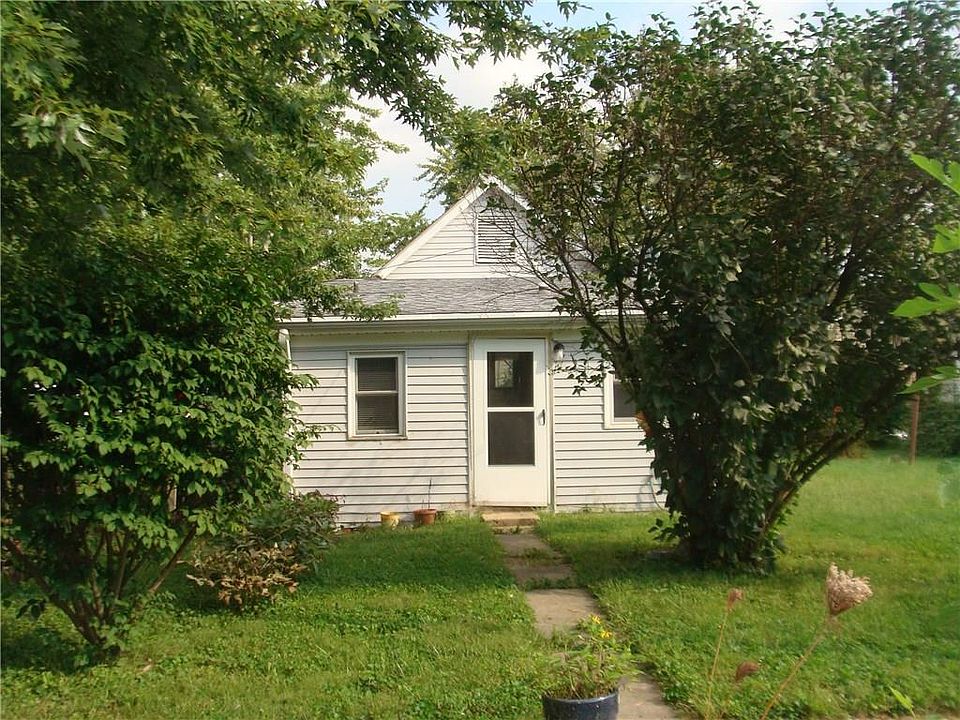 1st image of 771 W 3rd St