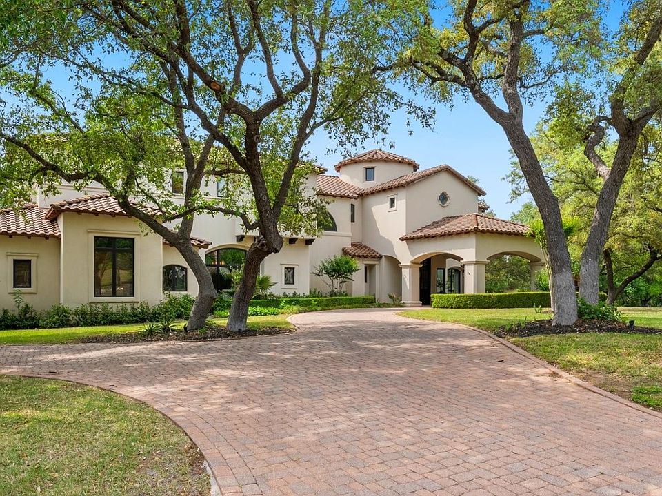 1st image of 201 Costa Bella Dr
