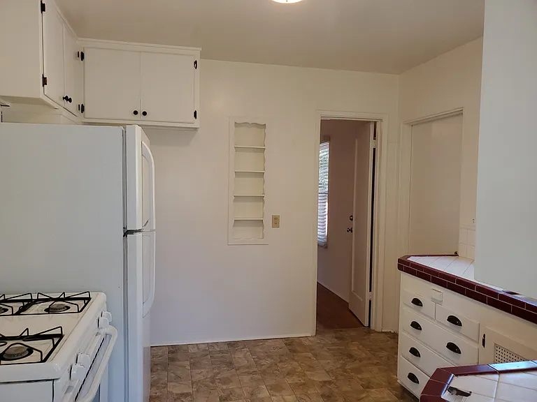 3414 N Mountain View Dr — Photo 7