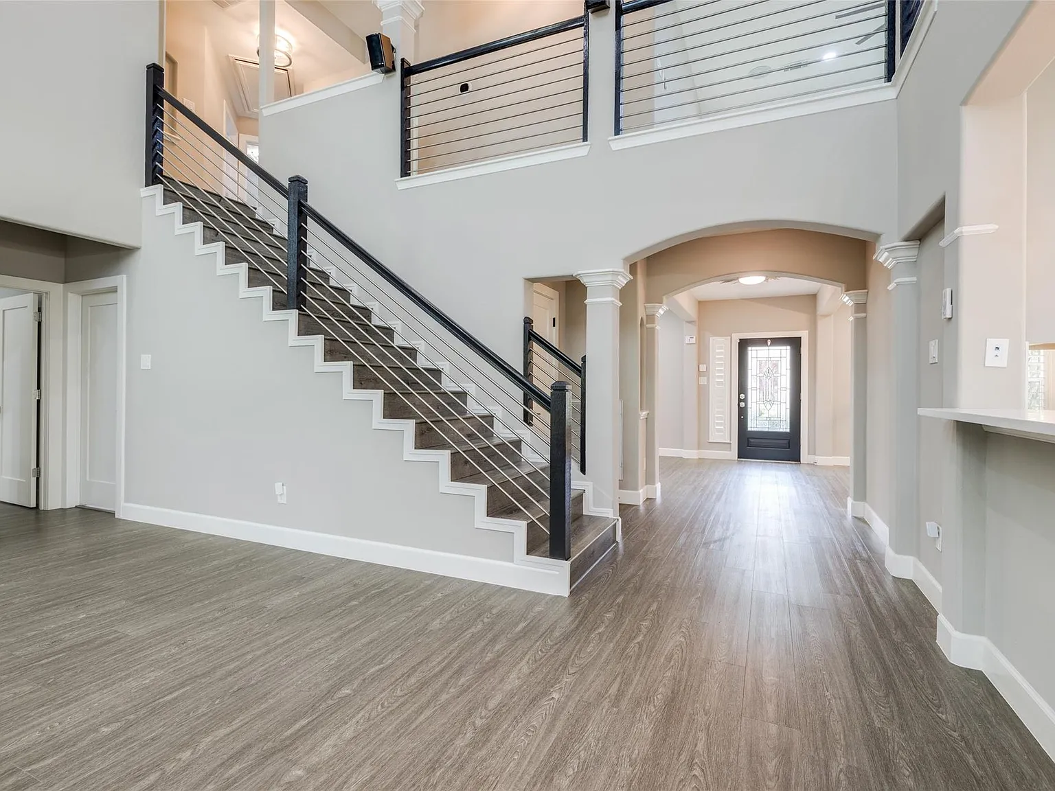 4 bed, 3.5 bath, 2804 sqft, $2,525 — Photo 2